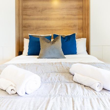 Central City Charm: Pet-Friendly Studio Christchurch Kültér fotó
